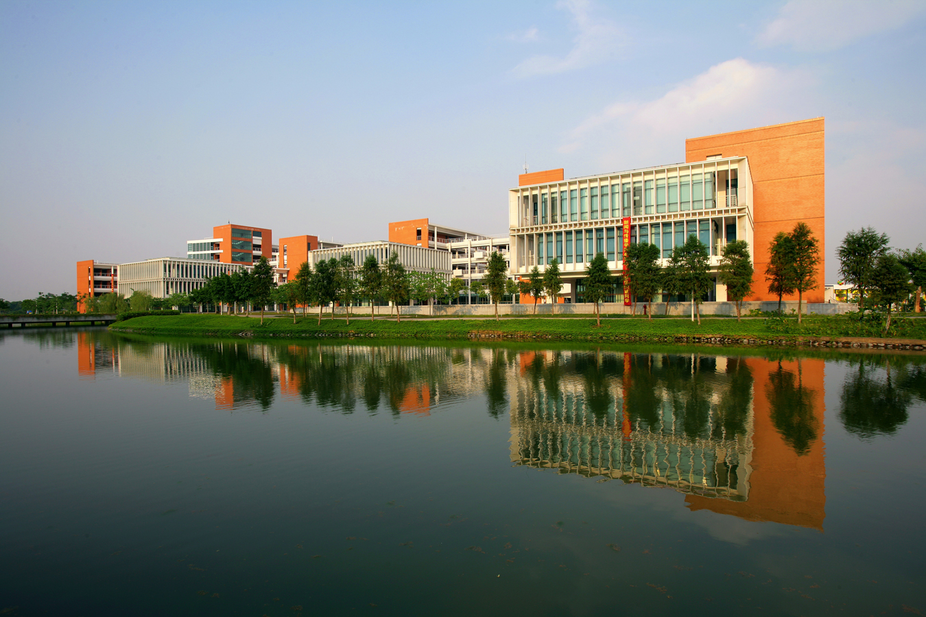 广州大学城华南理工大学院系办公实验楼群